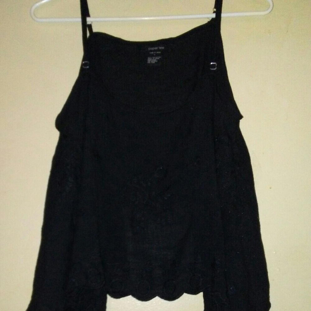 NWOT- BLACK SUMMER LAYED SLEEVELESS SHIRT